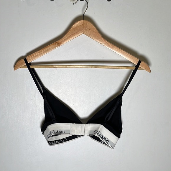 Calvin Klein bralette - Picture 2 of 3